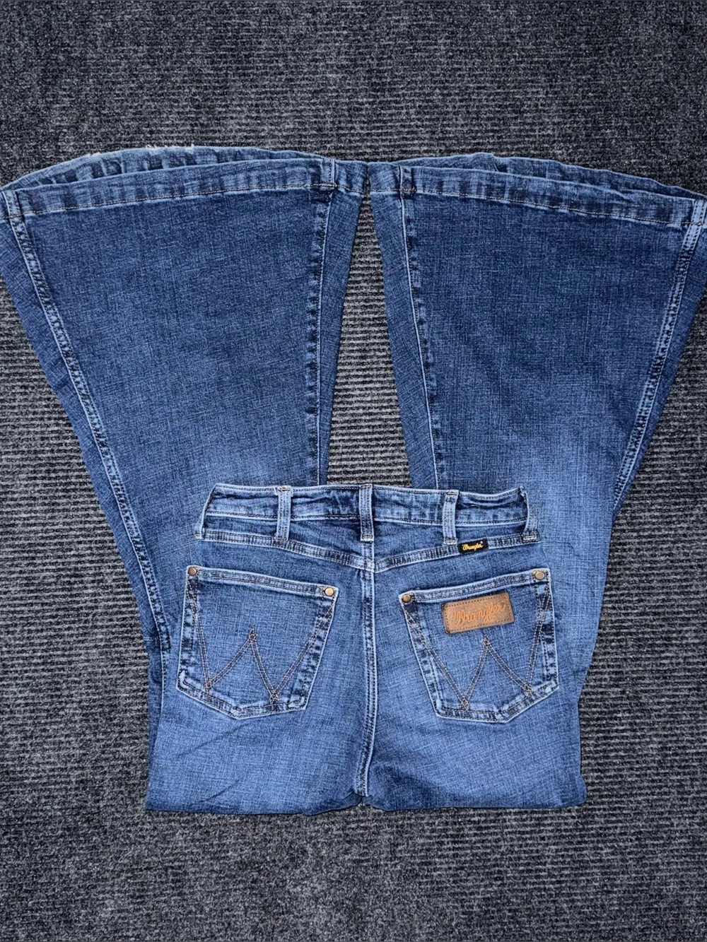 Wrangler Retro High Rise Trumpet Super Flare Bell Bottom Jeans Sz 26x31 Western
